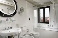 Hotel L'Orologio Venezia - WTB Hotelsにあるバスルーム