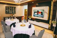 Телевизор и/или развлекательный центр в One Click Apartment