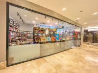 Supermarket nebo jiné obchody v  apartmánu nebo okolí