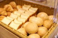 ホテルの敷地内または近くでの食事または食べ物