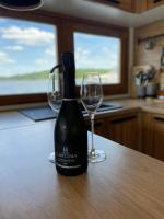 Nápoje v ubytování Luxury houseboat, Orlík Castle
