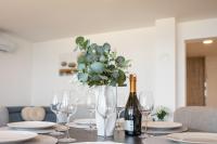 Nápoje v ubytovaní Villa Njivice Apartman Marina