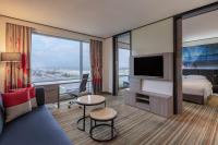 Hyatt Regency Taoyuan International Airportにあるテレビまたはエンターテインメントセンター