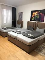 Posedenie v ubytovaní Central 75m² Apartment at Belvedere Palace