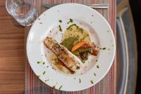 Comida en o cerca de este hotel