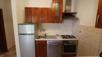 Kuchyňa alebo kuchynka v ubytovaní Apartment Malinska, Primorje-Gorski Kotar 20