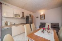 Kuchyňa alebo kuchynka v ubytovaní Apartments Miroslava