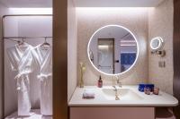 Manxin Hotel Wuhan Hankou Fanhai CBD Xinhua Roadにあるバスルーム