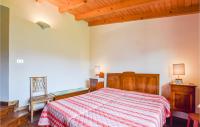 A bed or beds in a room at Gorgeous Home In San Marco Dalunzio