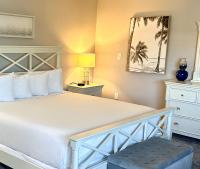 Sundial Beach Resort & Spaにあるベッド
