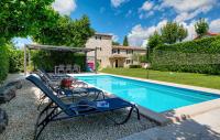 Basen w obiekcie Holiday Home Ladici Ii lub w pobliżu