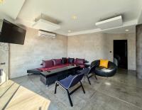 TV a/nebo společenská místnost v ubytování PATTAYA POOL VILLA 15 nearby WALKING STREET