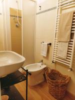 A bathroom at MancioBiba Home