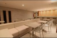 Un lugar para sentarse en Hotel SB Cabo Frio