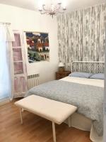 A bed or beds in a room at Charming House in El Poyo del Cid with Garden and Terrace
