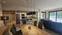 Kuchyň nebo kuchyňský kout v ubytování STAY Executive Retreat
