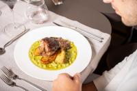 Jídlo v penzionu nebo okolí