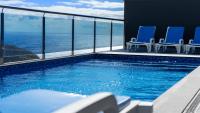 Bazén v ubytování Villa Oceânica by LovelyStay nebo v jeho okolí