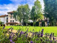 Vonkajšia záhrada v ubytovaní Hotel Victoria