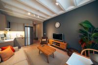 A television and/or entertainment centre at Kuledibi Suites, Historical 1-bedroom apartment No-2