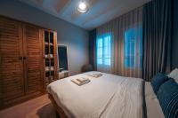 A bed or beds in a room at Kuledibi Suites, Historical 1-bedroom apartment No-2