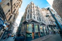 The building in which Az apartmant is located