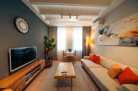 A television and/or entertainment centre at Kuledibi Suites, Historical 1-bedroom apartment No-2