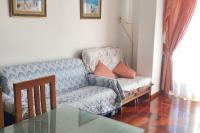 Posezení v ubytování Charming Apartment in El Grove, Sea View