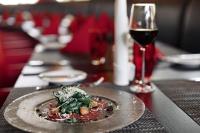 Jídlo v hotelu nebo okolí