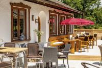 Ресторан / где поесть в Wellness Chalet mit Whirlpool und Sauna bei Salzburg und Berchtesgaden