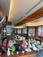 Restaurace v ubytování Clifton International Hotel