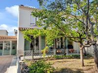 Ogród w obiekcie Maison charmante à Monteux avec jardin et équipements complets