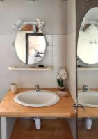 Kúpeľňa v ubytovaní Maison de charme à Vachères avec jardin et vue montagne