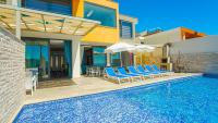 Bazén v ubytování Kalkan 3 Bedroom Villa 9937 nebo v jeho okolí