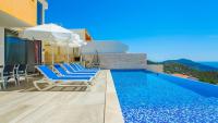 Bazén v ubytování Kalkan 3 Bedroom Villa 9937 nebo v jeho okolí