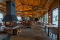 Cornelia Deluxe Residenceにあるレストランまたは飲食店