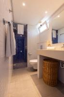 Un baño de Hipotels Apartamentos Cala Bona