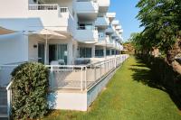 Un balcón o terraza de Hipotels Apartamentos Cala Bona