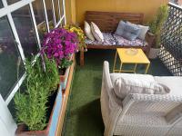 A seating area at Sun And Chic Malaga