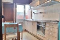 Kuchyň nebo kuchyňský kout v ubytování Welcoming Apartment in A Coruña, 90 m², Balcony