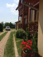 Vonkajšia záhrada v ubytovaní Villa Elena