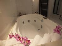 A bathroom at Villa Serena