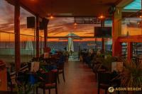 Η ανατολή ή δύση του ηλίου όπως φαίνεται από αυτό το διαμέρισμα ή από εκεί κοντά