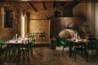 Khu vực ghế ngồi tại Braccialieri Luxury Resort