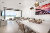A seating area at Infinity 0-8 LUXE SEA VIEW 2B