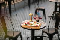 Jídlo v hotelu nebo okolí