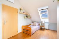 Postel nebo postele na pokoji v ubytování Spacious Budweis Nature Apartment