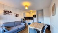 Kuchnia lub aneks kuchenny w obiekcie Résidence Les Pleiades - Appartement rénové · Centre station · Balcon · Parking couvert MAE-8234