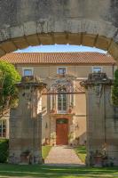 Ogród w obiekcie Chateau Talaud