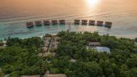 una vista aérea de un resort en la playa en Noku Maldives, Vignette Collection, en Kuredu